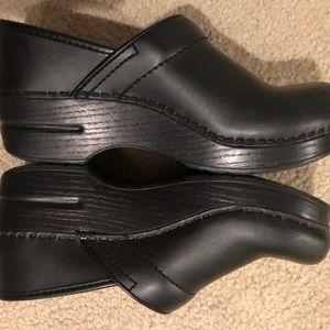 DANSKO Black Clogs NWOT Size 37